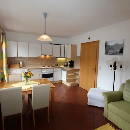 Haus Aichholzer Apartment